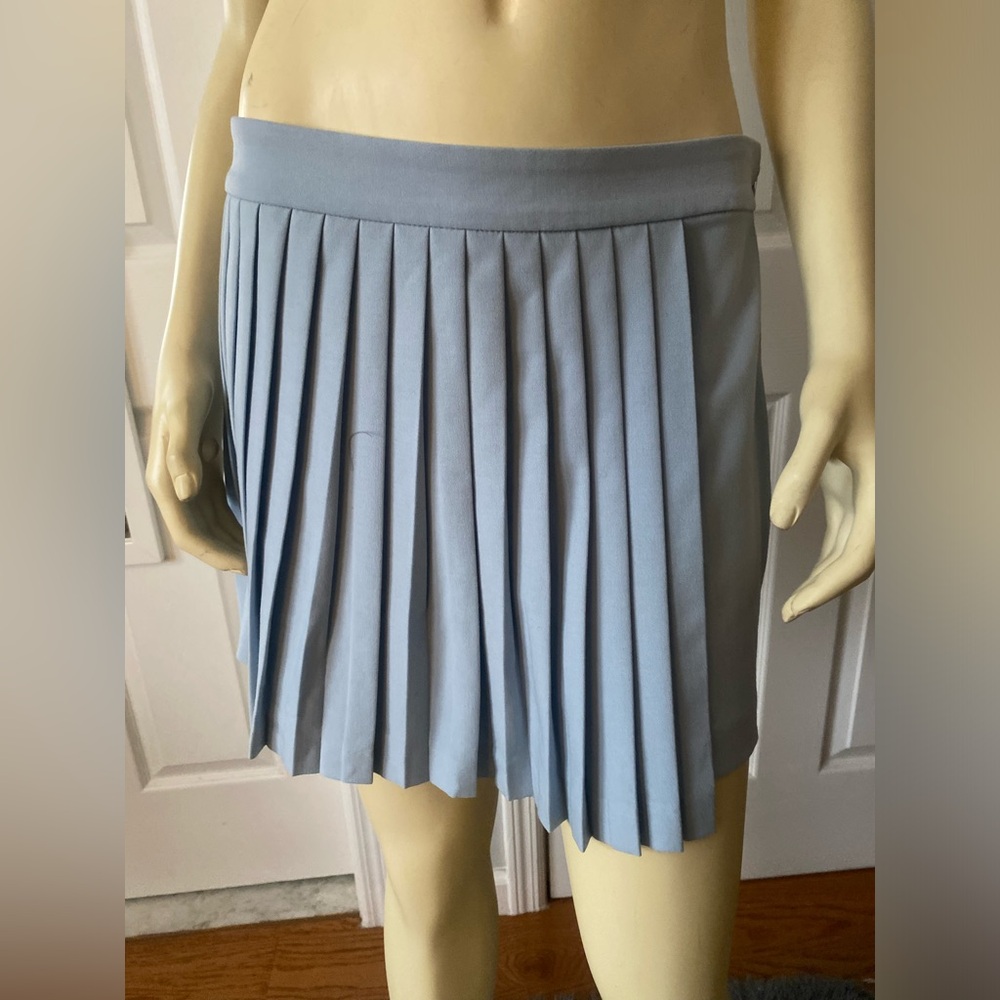 Abercrombie & F Light Blue Pleated mini Skirt with pants underneath/Size medium